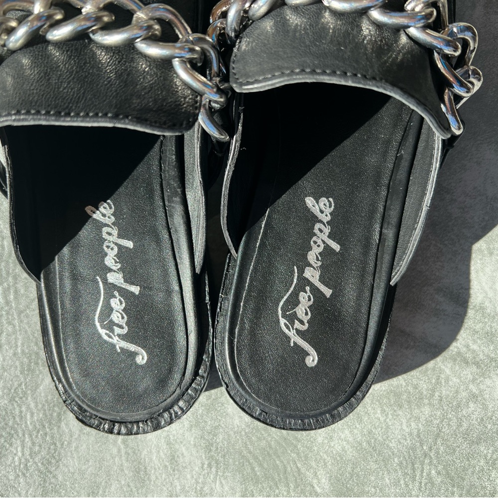 NWOT Free People Vida Black Leather Silver Chunky Link Chain Mules Sz 40  (9.5)